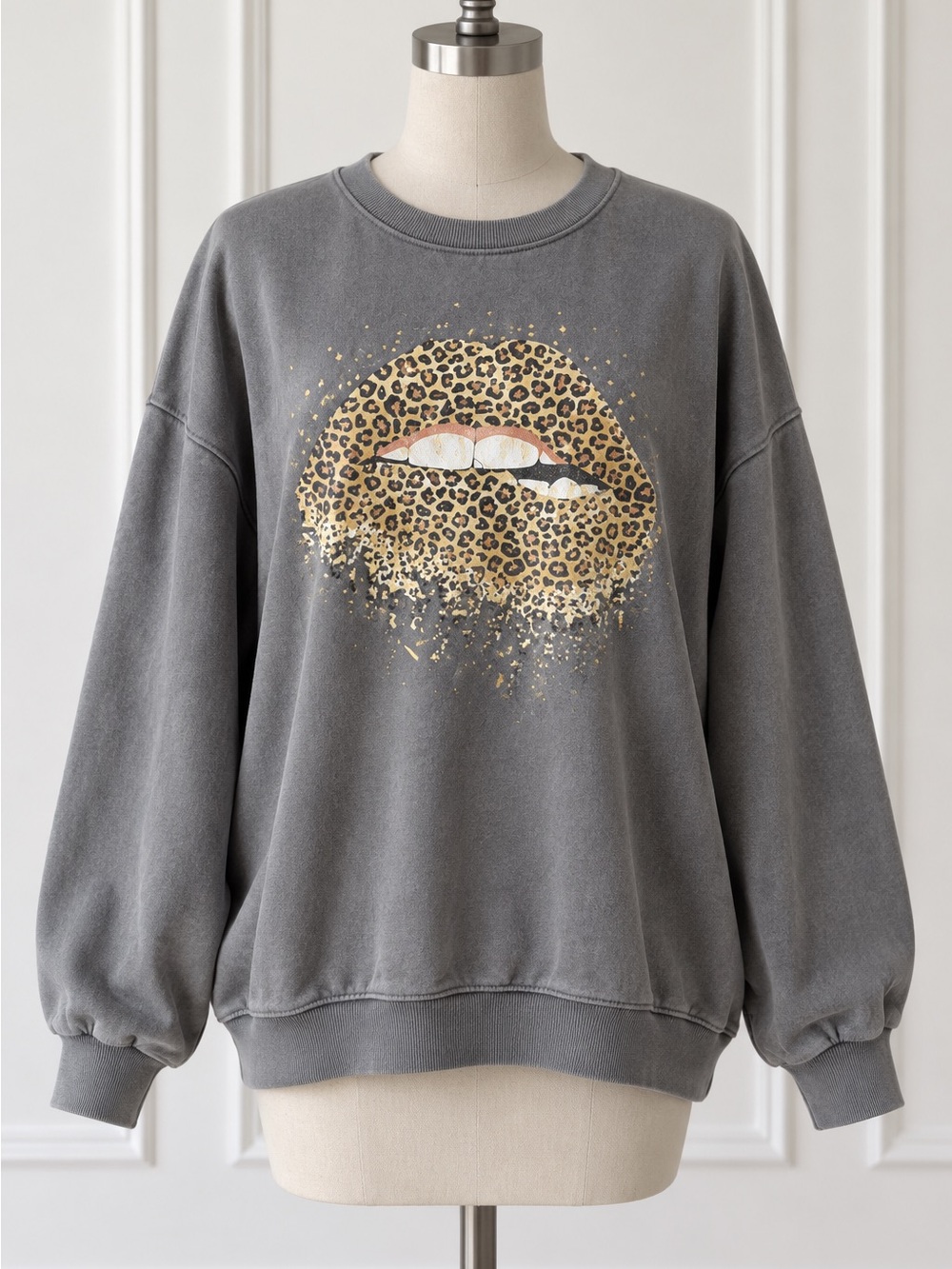 SHEIN Gray Crewneck Sweater with Leopard Lip Graphic